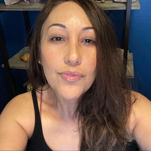 Meet your Posher, Gloria - Picture 1 of 1